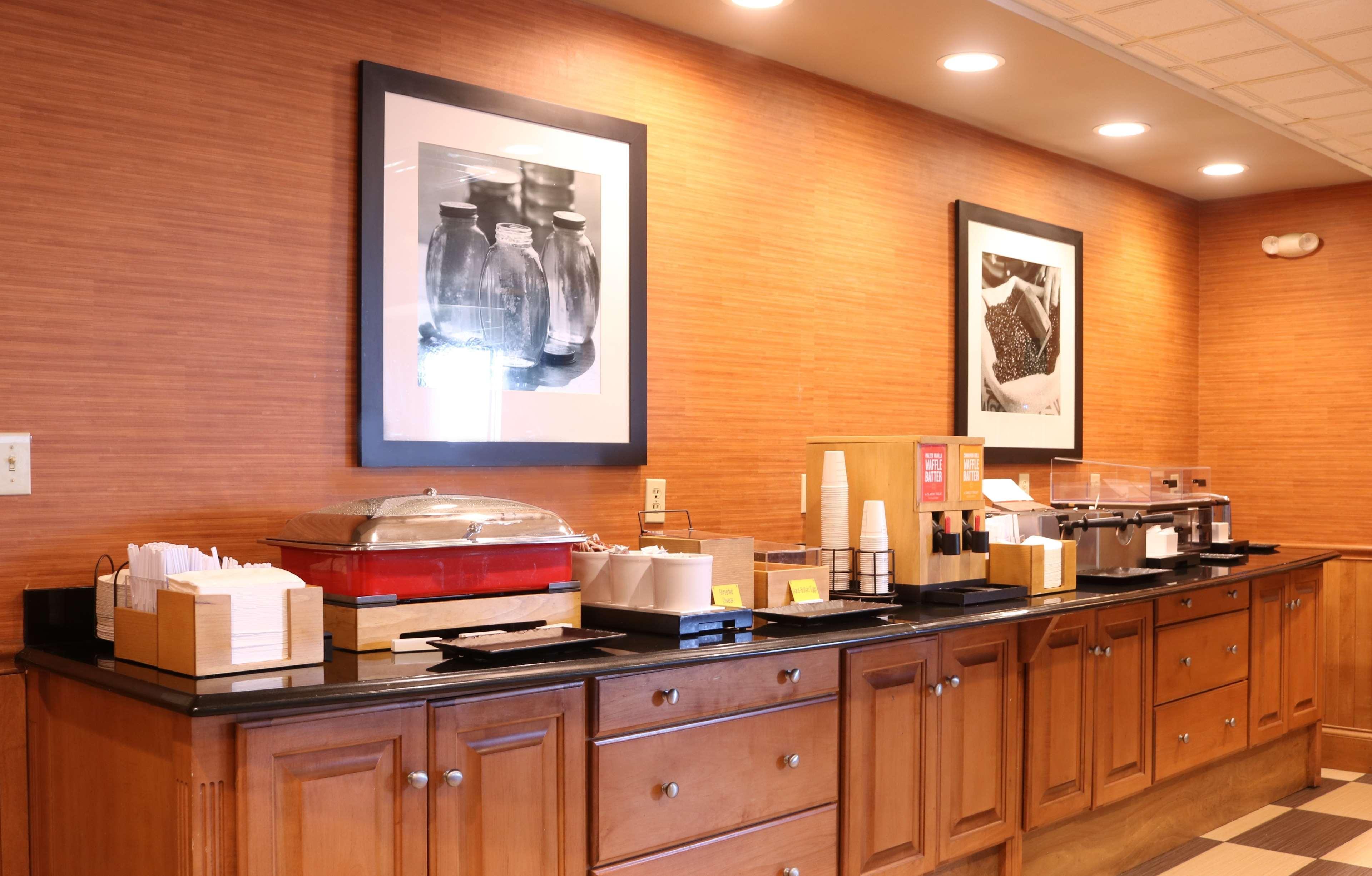 Hampton Inn & Suites Фримонт Экстерьер фото
