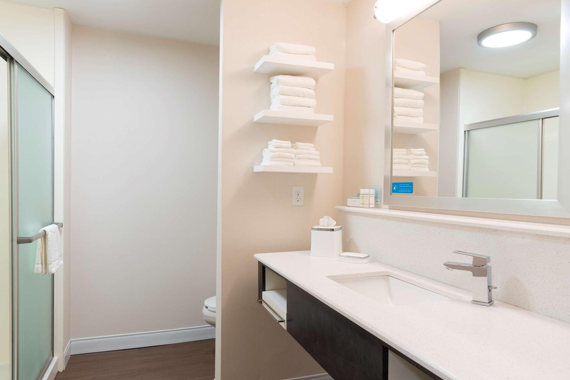Hampton Inn & Suites Фримонт Экстерьер фото