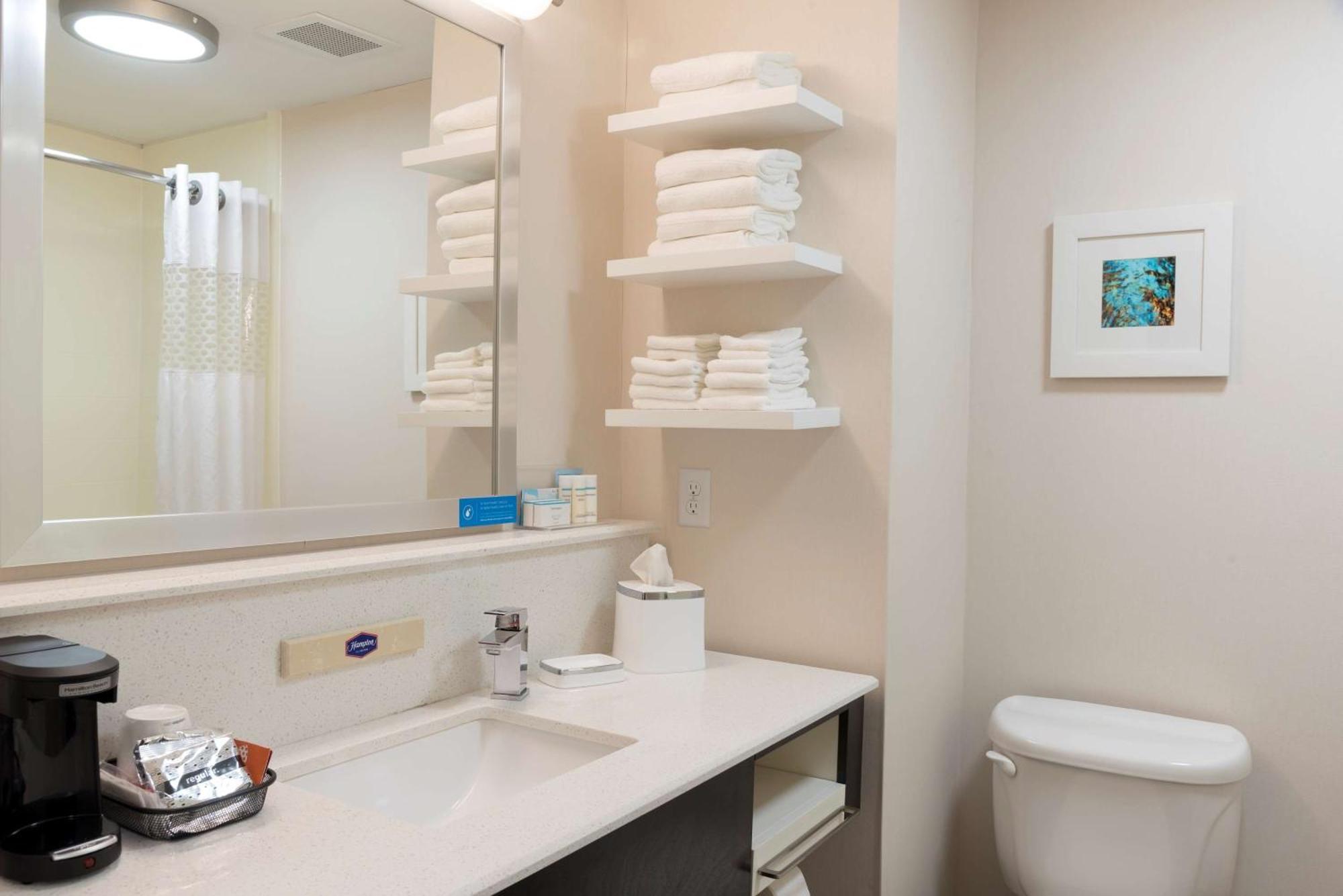Hampton Inn & Suites Фримонт Экстерьер фото