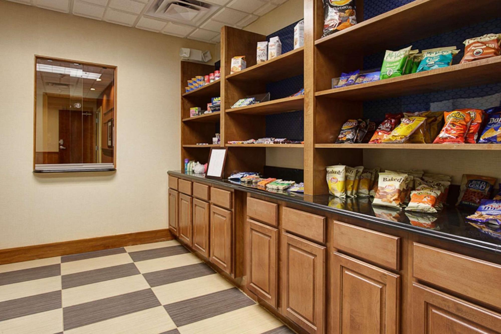 Hampton Inn & Suites Фримонт Экстерьер фото