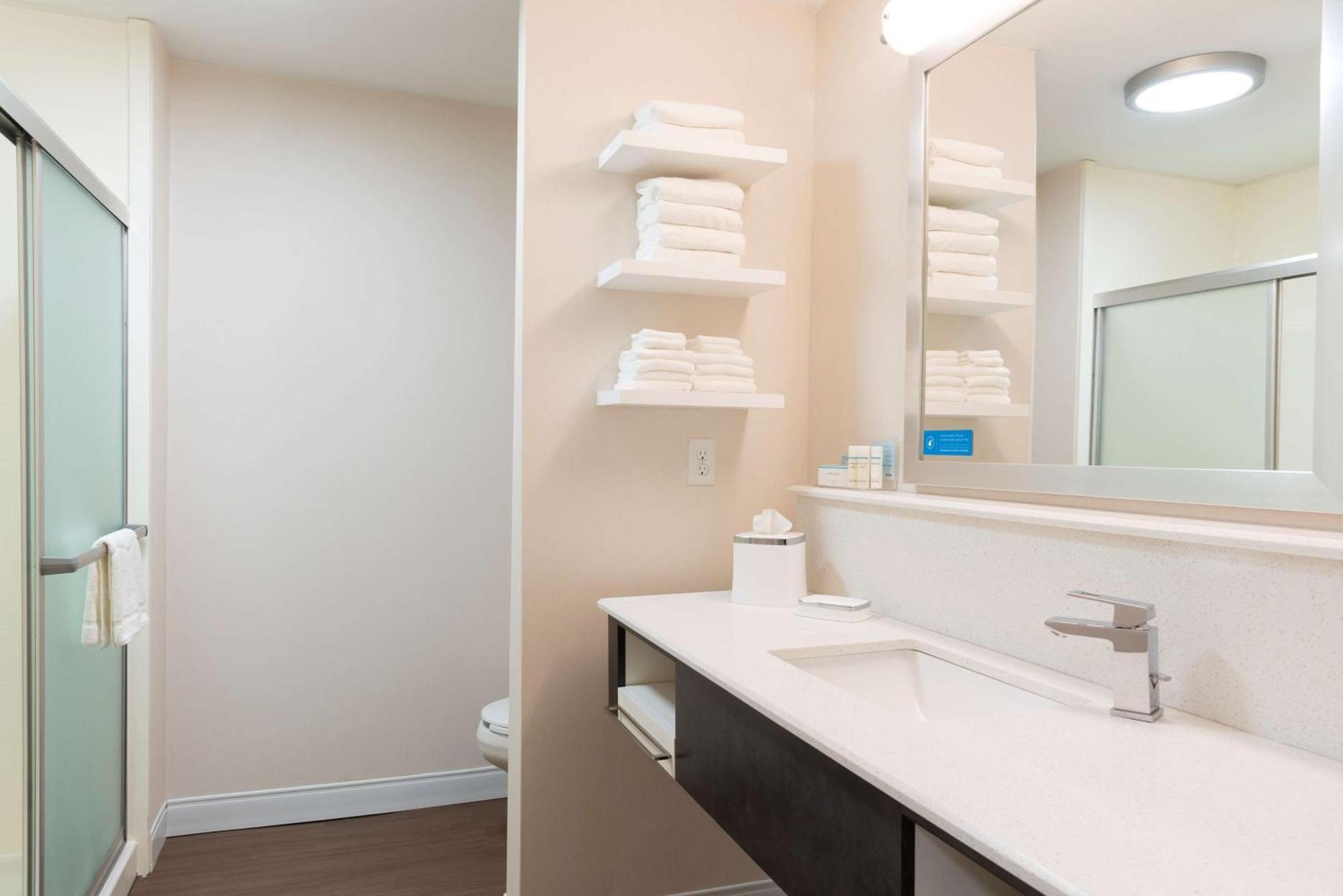 Hampton Inn & Suites Фримонт Экстерьер фото