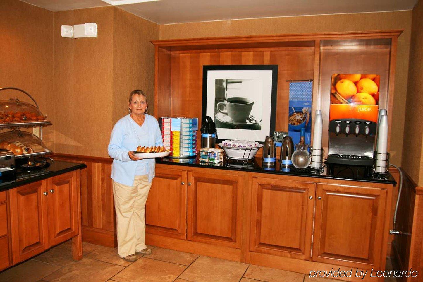 Hampton Inn & Suites Фримонт Ресторан фото