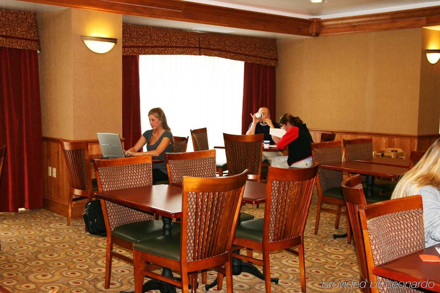 Hampton Inn & Suites Фримонт Ресторан фото