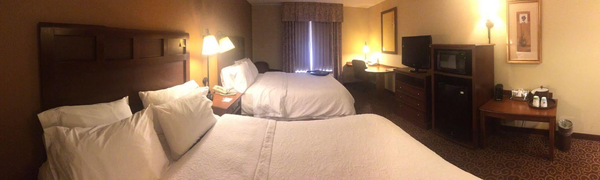 Hampton Inn & Suites Фримонт Экстерьер фото