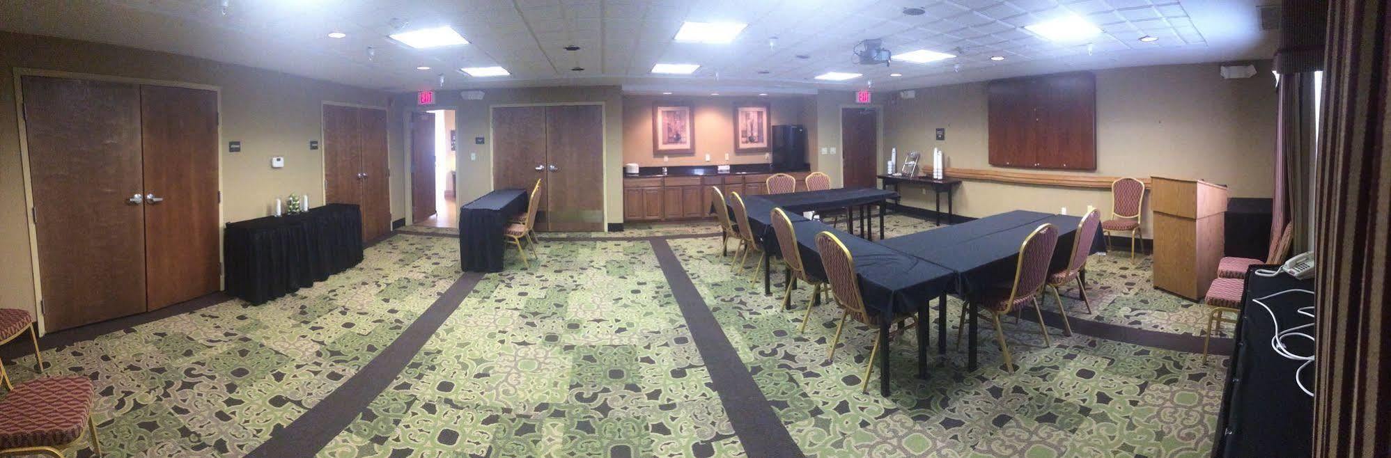 Hampton Inn & Suites Фримонт Экстерьер фото